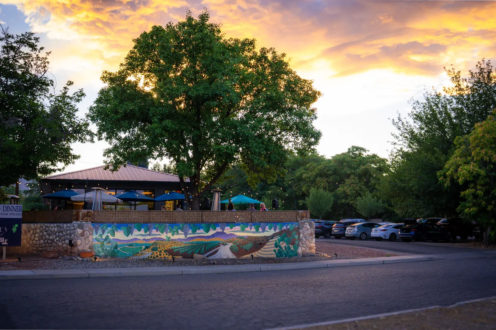 DA Vines Vineyard & Bistro at sunset